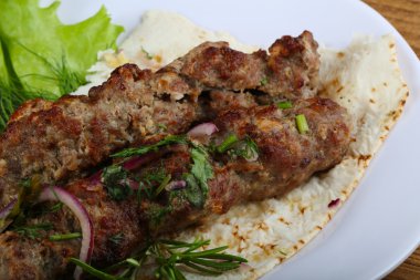 Izgara kuzu kebabı