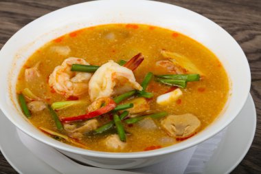 Tom Yam karides çorbası