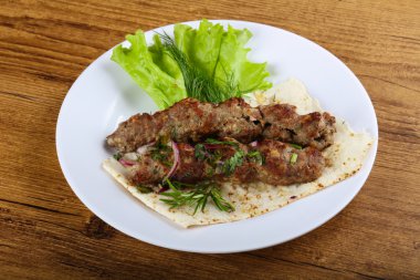 Izgara kuzu kebabı