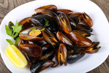 Lezzetli haşlanmış midye