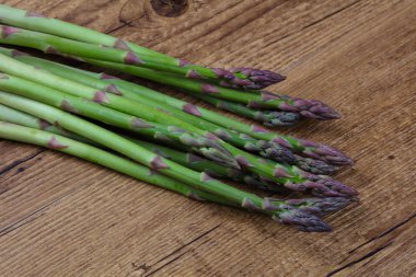 Ham taze olgun kuşkonmaz