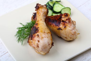 kızarmış tavuk budu