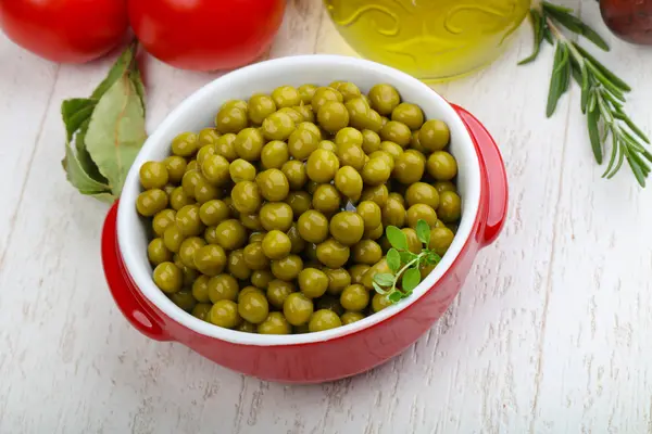 Green canned peas — Stock Photo, Image
