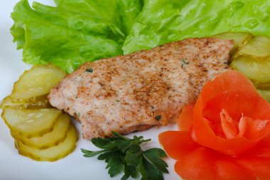 Kavrulmuş domuz şnitzel