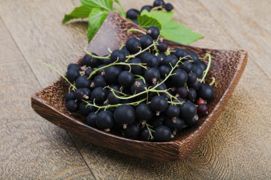 Siyah kuş üzümü yığın