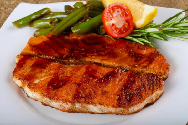 Salmon panggang yang efektif — Stok Foto