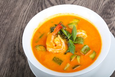 Karides ile baharatlı köri