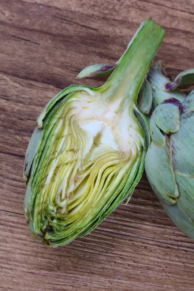 Fresh raw Artichoke — Stock Photo, Image