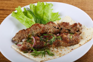 Izgara kuzu kebabı