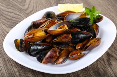 Lezzetli haşlanmış midye