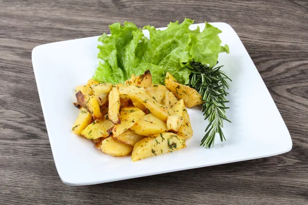 Patata al horno con eneldo —  Fotos de Stock