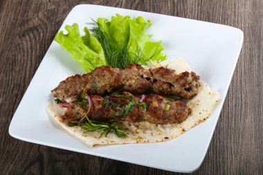 Izgara kuzu kebabı