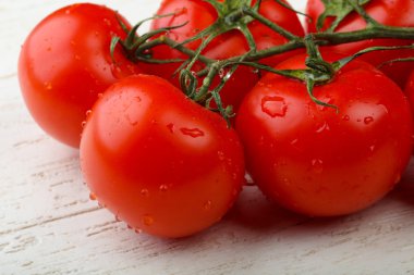 Kırmızı ripe domates şube