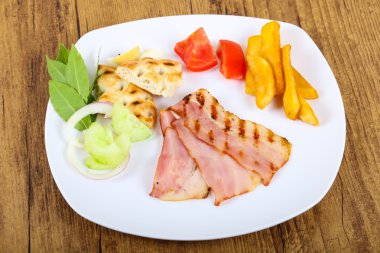 Lezzetli ızgara domuz pastırması