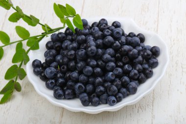 Yaban mersini yığın kabın içinde