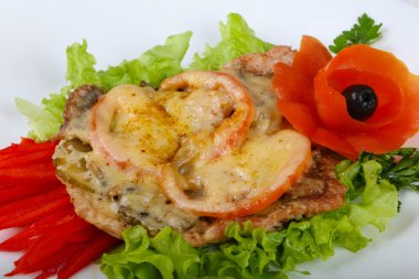 Tavuk mantar ve peynir ile