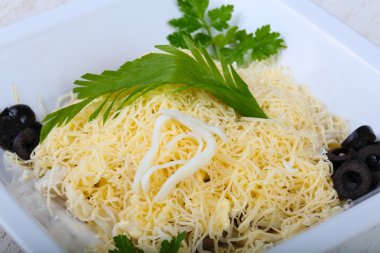 Peynirli kalamar salatası 