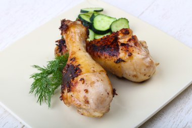 kızarmış tavuk budu