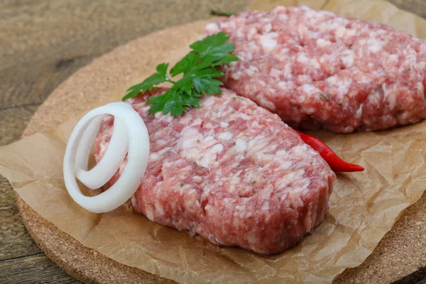 Rohes Burgettschnitzel — Stockfoto