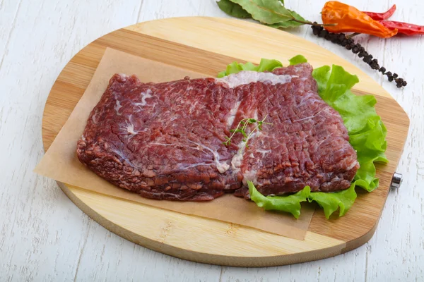 Steak de boeuf cru — Photo