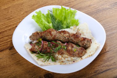 Izgara kuzu kebabı