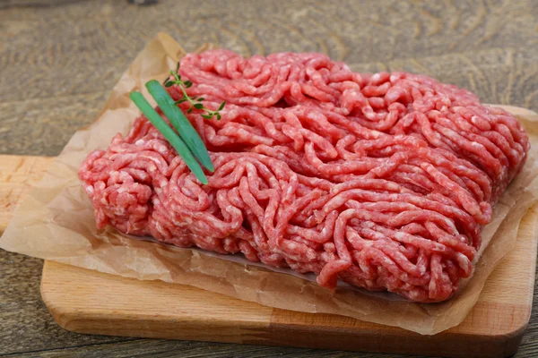 Carne de bovino picada crua — Fotografia de Stock