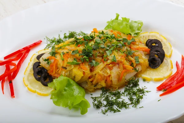 Baked tilapia with vegetables — Stock Photo, Image