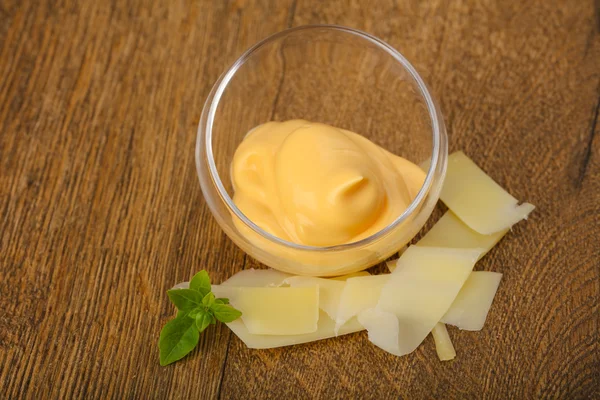 Смачний сир соусом — стокове фото