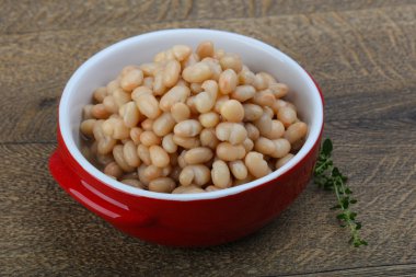 Beyaz fasulye konserve