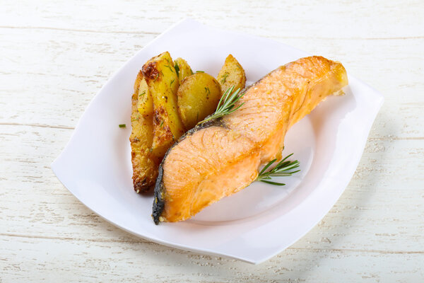 Baked salmon with potato