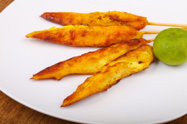 Tay geleneksel tavuk satay