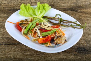 Tay baharat Yengeç Salatası