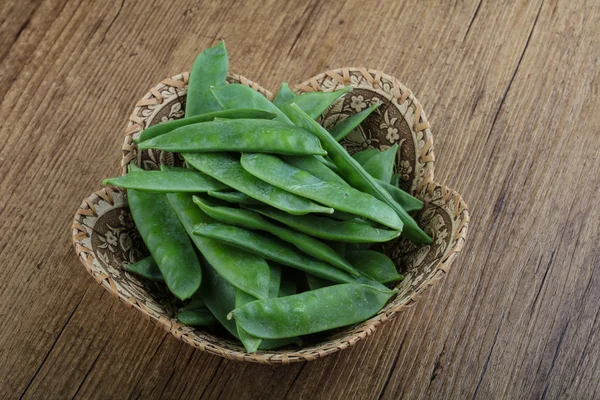 Gröna ärtor pods — Stockfoto