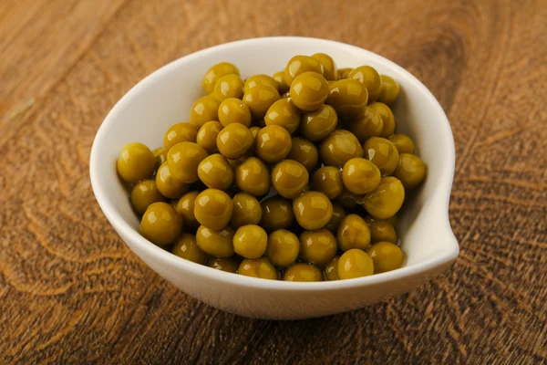 Guisantes verdes en escabeche —  Fotos de Stock