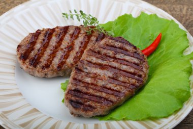 Izgara burget Beşamel sos