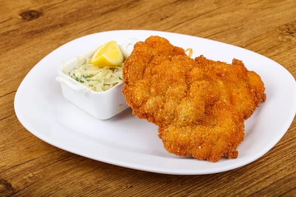 Cuisine tchèque - schnitzel — Photo