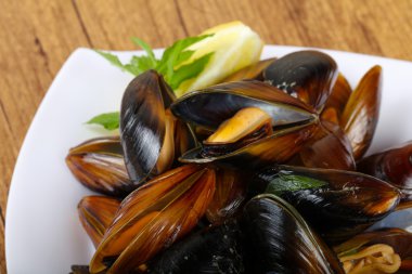 Lezzetli haşlanmış midye