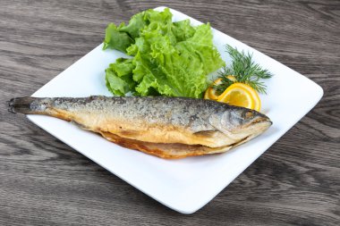 lezzetli kızarmış alabalık