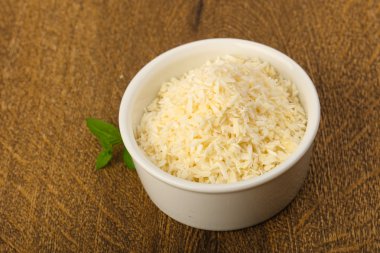 Kabın içinde Hindistan cevizi pul