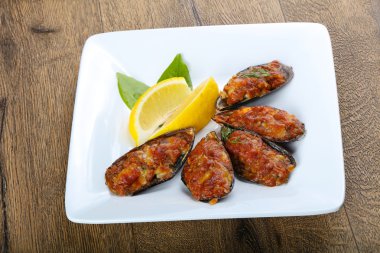 Lezzetli fırında midye