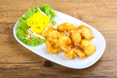 Asya tarzı kalamar tempura