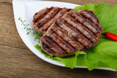 Izgara burget Beşamel sos