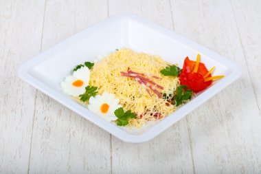 Lezzetli salam salata