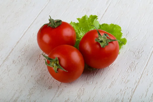 Rote helle Tomaten — Stockfoto