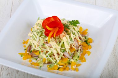 Lezzetli jambon salata