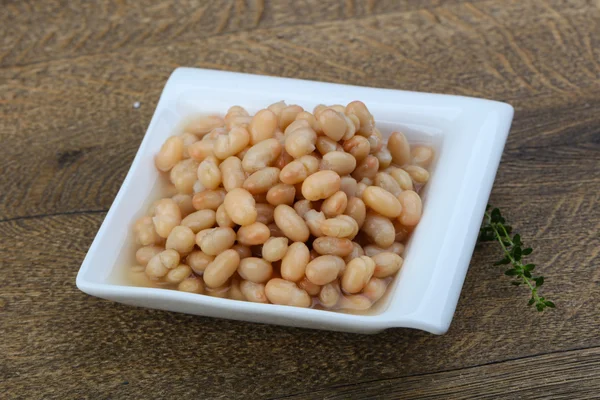 Beyaz fasulye konserve