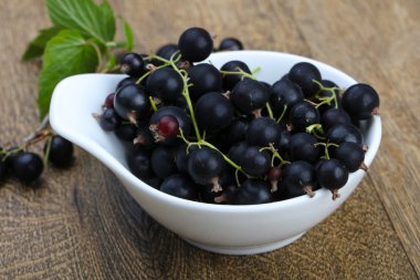 Siyah kuş üzümü yığın