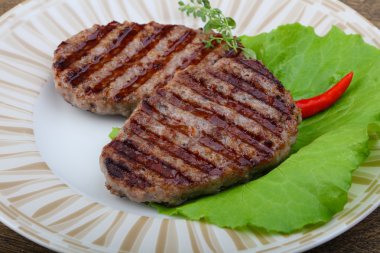 Izgara burget Beşamel sos