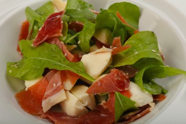 Salata ile proscuitto, mozzarella