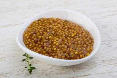 Kabın içinde hardal dijon